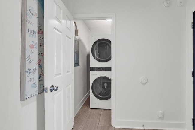 Building Photo - 511 S Ocean Blvd