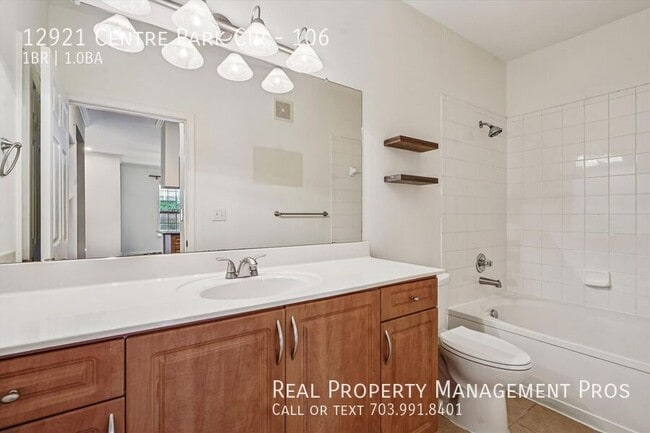 Building Photo - 12921 Centre Park Cir