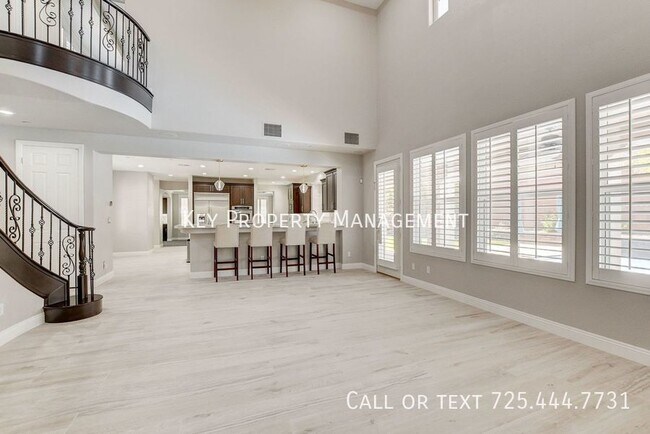 Building Photo - 4 BEDROOM 4.5 BATH MOUNTAINS EDGE REMODELE...