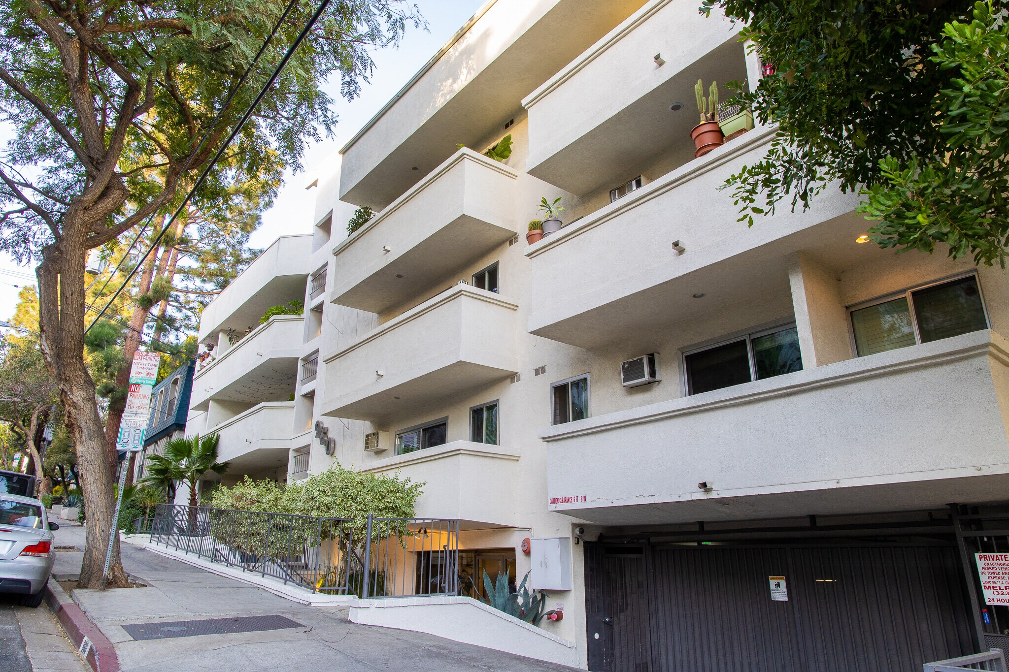 Building Photo - 960 Larrabee St