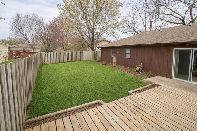 Building Photo - 2011 Bridgewater Dr
