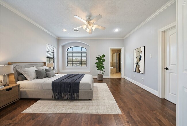 Building Photo - 835 Garden Oaks Trce