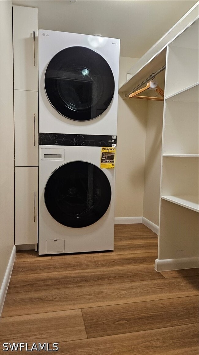 Building Photo - 301 6th Ave S