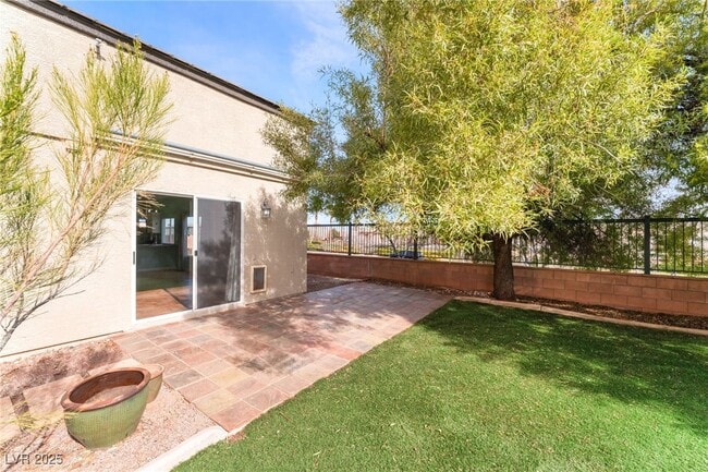 Building Photo - 704 Chase Tree St