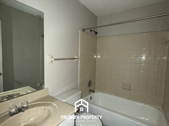 Building Photo - Move-In Ready 3BR Home in Raleigh | Hardwood Floors, Formal Dining & Fenced Yard