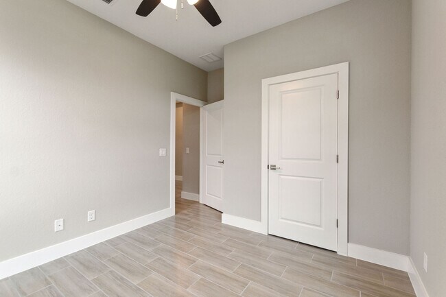 Building Photo - 186 Sweet Pea Ct