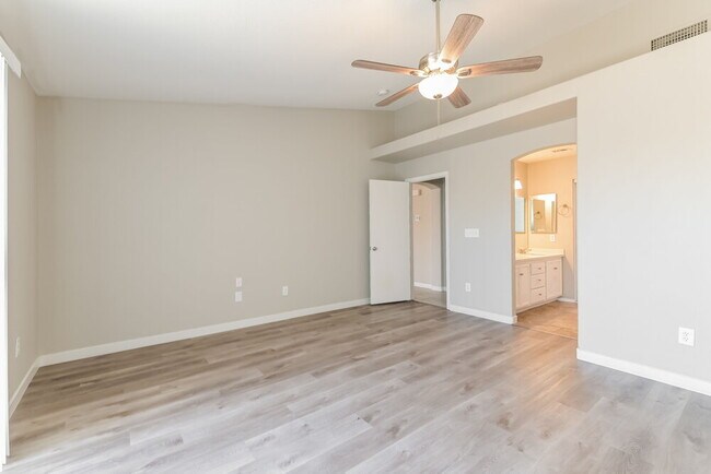 Building Photo - 1042 Juniper Ridge Ave