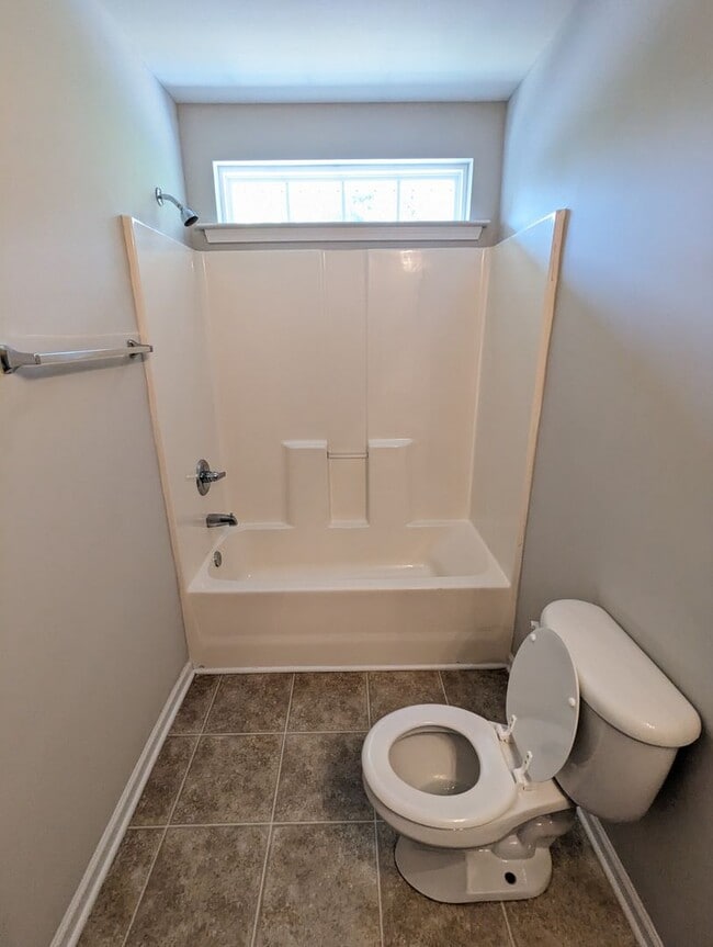 Building Photo - CORNELIUS  2 BEDROOM TOWNHOME