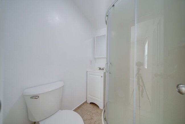 Building Photo - 917 NE 164th St