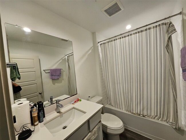 Building Photo - 7831 Murciana Dr