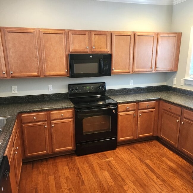 Building Photo - 364 Easterlin Way