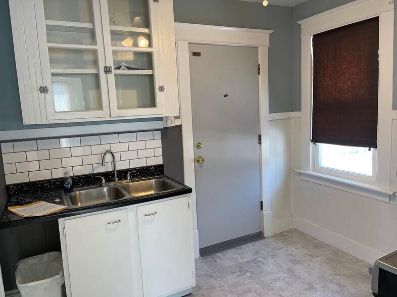 Building Photo - 81 Hagen Ave