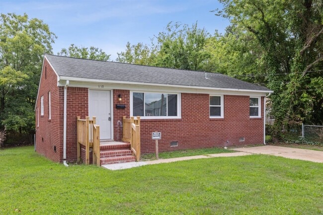 Building Photo - 4BR | 2 Full Baths | Downtown Newport News