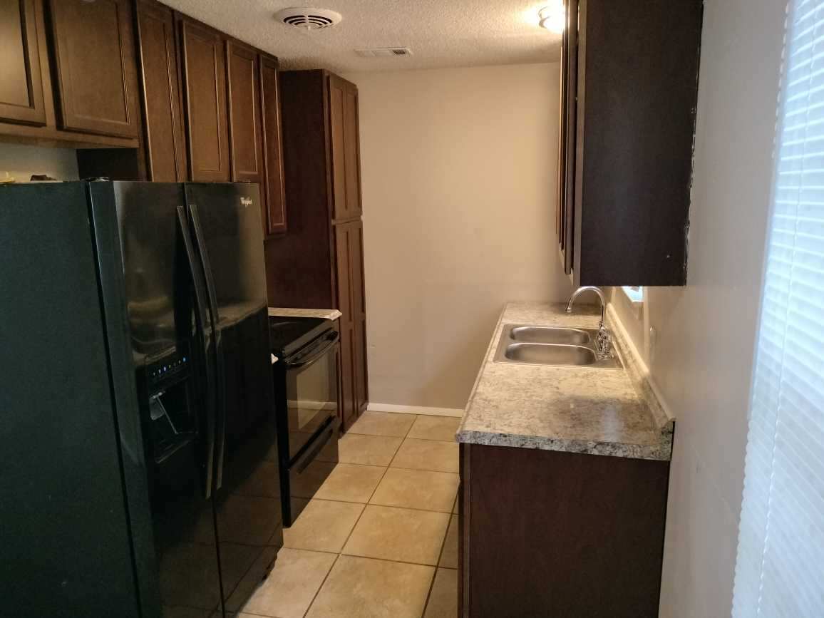 Kitchen - 917 W Michigan Ave