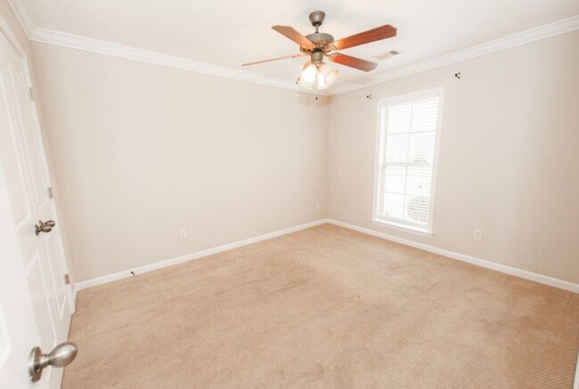 Building Photo - 8740 Lindsey Ln