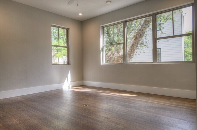 Building Photo - 3109 Walling Dr