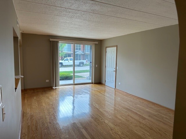 Building Photo - 16620 Liberty Cir