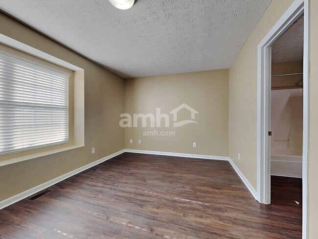 Building Photo - 4435 Hawk Watch Way