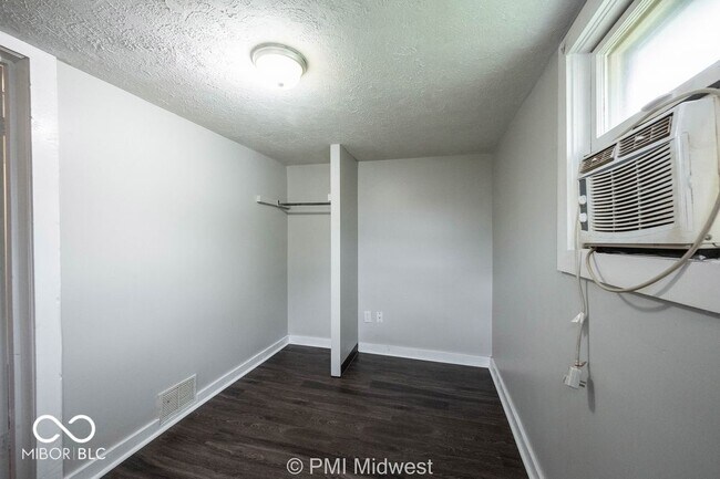 Building Photo - 1643 N Centennial St