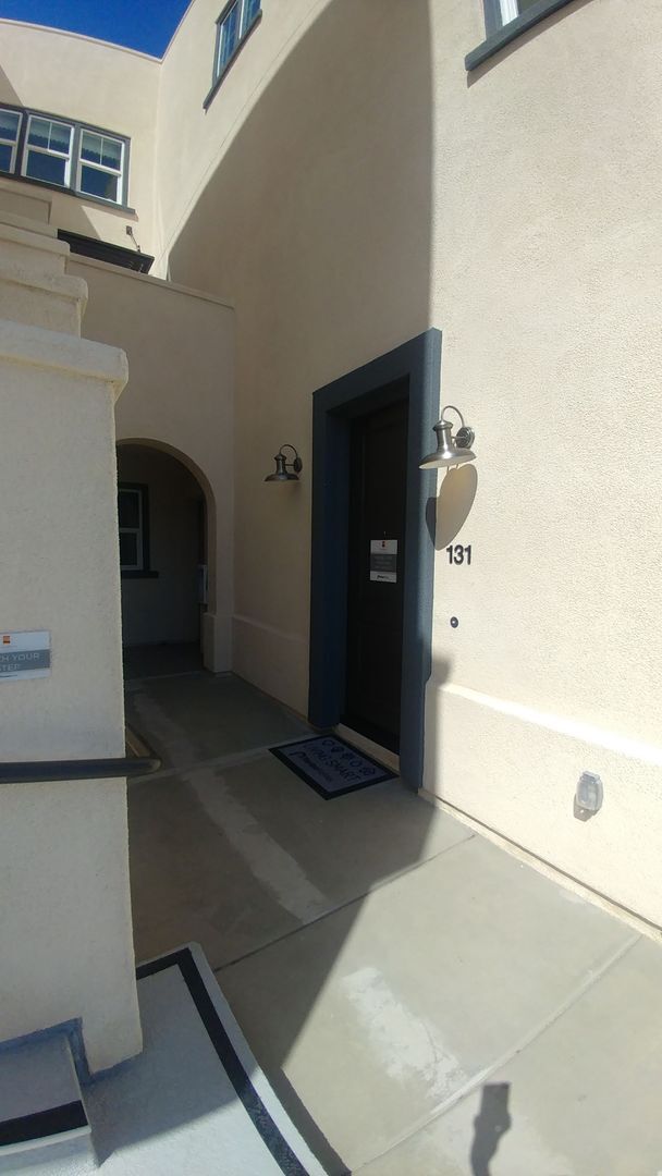 Building Photo - Your New Sanctuary Awaits!