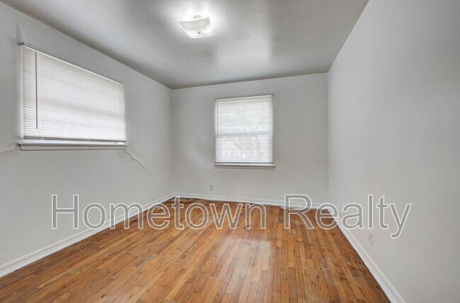 Building Photo - 821 NE 81st St