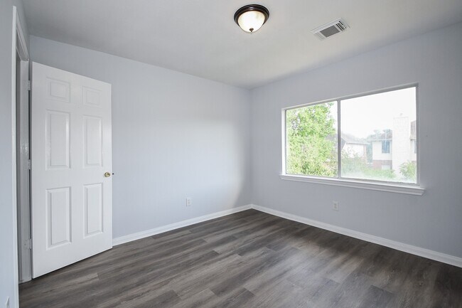 Building Photo - 13619 San Martin Ln