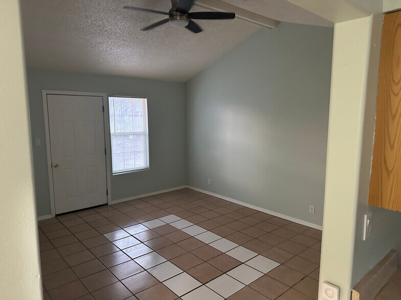 Building Photo - 9003 Perma Ln