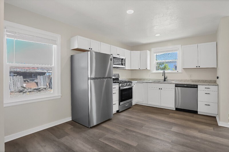 Building Photo - 265 Cherry Dr