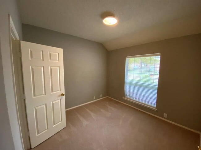 Building Photo - 11442 Blanchard Dr