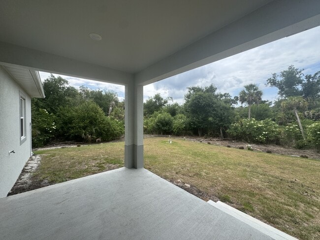 Building Photo - 16475 Mc Laury Ave