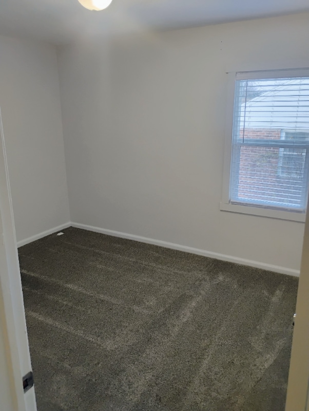 Building Photo - 380 E 100 N