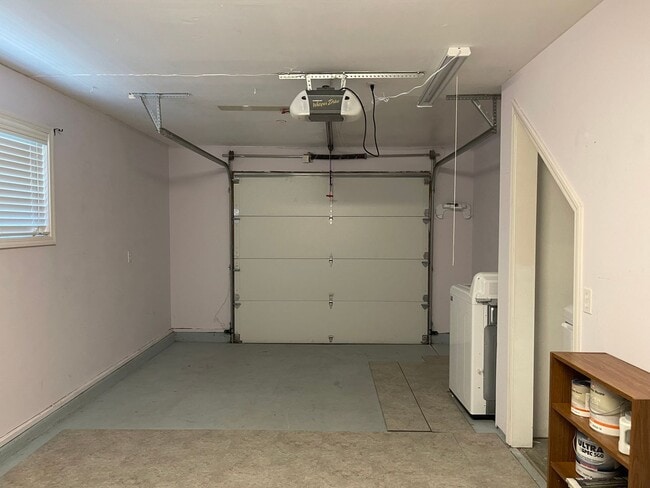 Building Photo - 837 Bantam Way