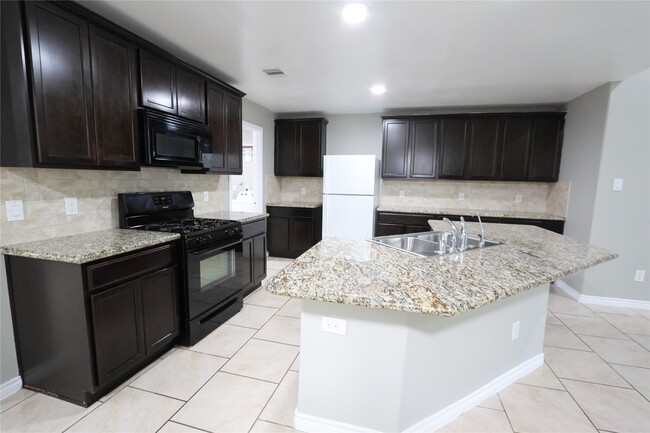 Building Photo - 17703 Rose Summit Ln