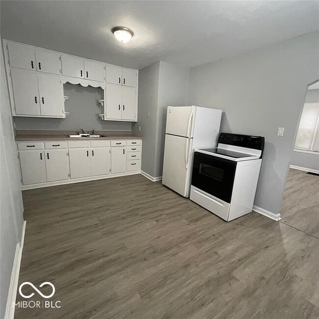 Building Photo - 216 N 6th Ave