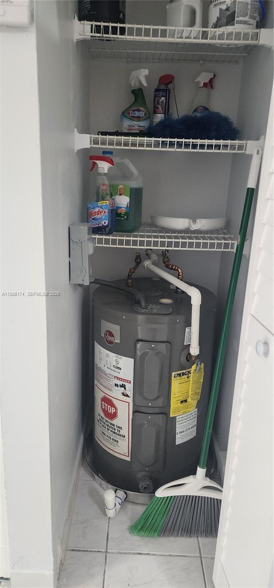 Building Photo - 2574 W 71st Pl