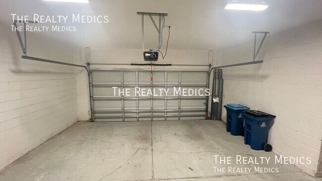 Building Photo - 2640 Dennis Ave SE