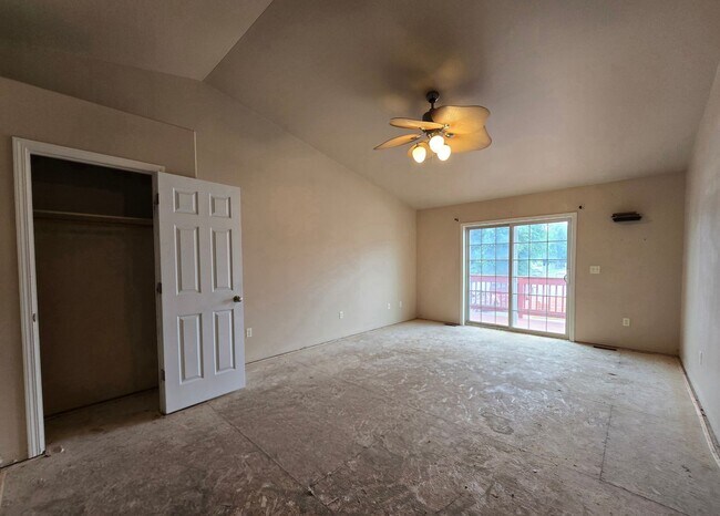 Building Photo - 1317 Mirror Lake Ln