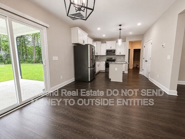 Building Photo - 621 Blawell Cir