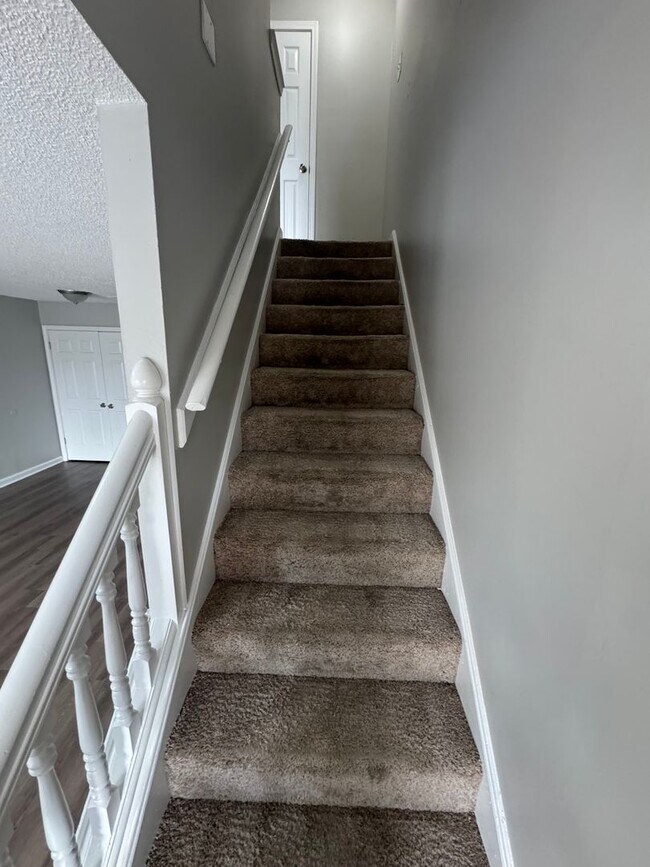 Building Photo - 3546 Christine Rd