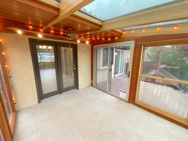 Building Photo - 3 Bedroom Home Available Near Research Pkw...