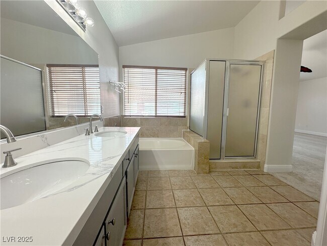 Building Photo - 7604 Cruz B