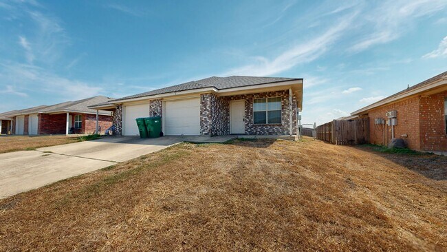 Building Photo - 316 Cedar Ridge Dr