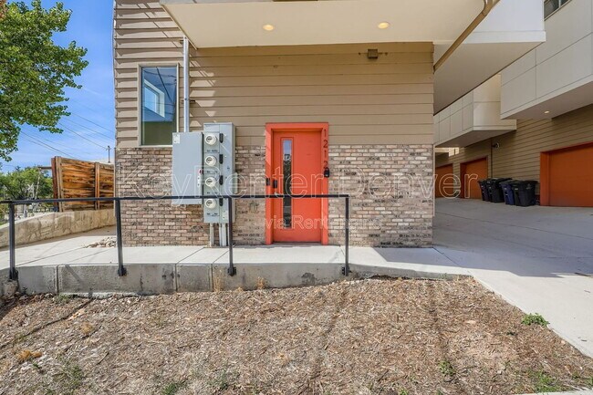 Building Photo - 1212 N Perry St
