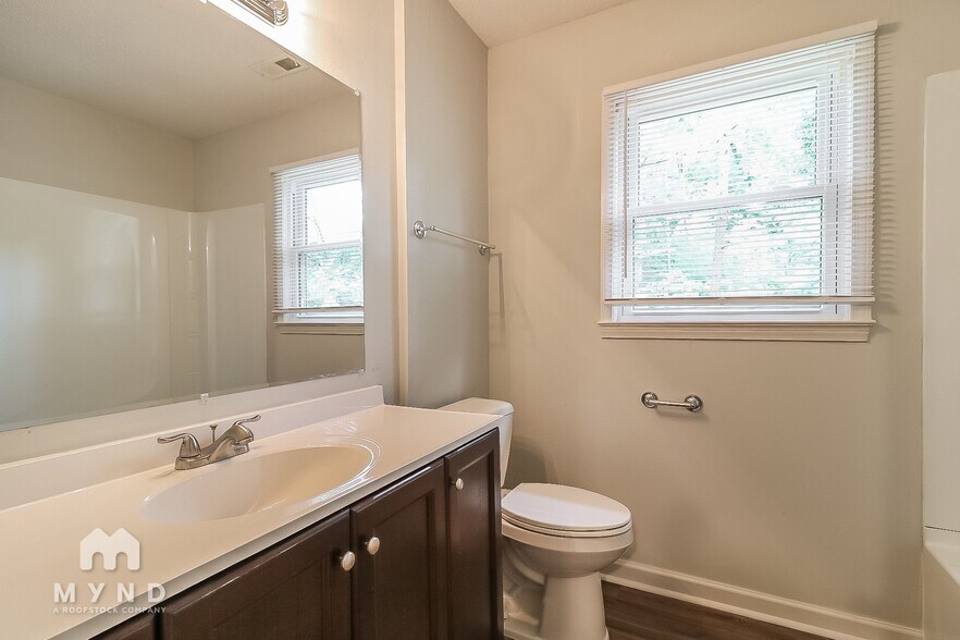 Building Photo - 4812 Kaplan Dr