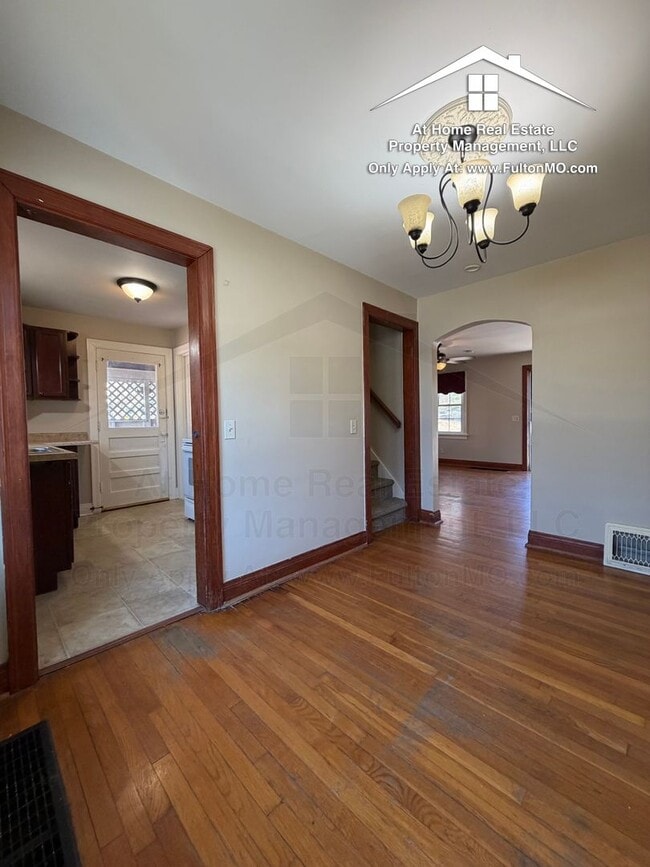 Building Photo - 707 Hollyhock Dr