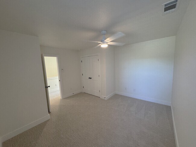 Building Photo - 5811 S 31st St