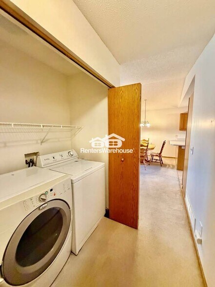 Building Photo - 495 S 51st St