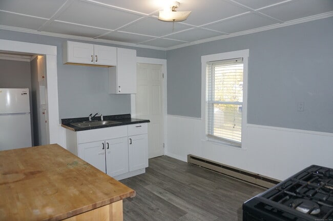 Building Photo - 83 Millard St