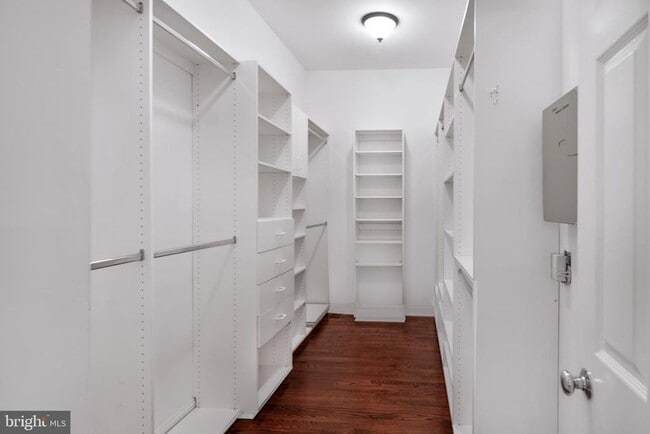 Building Photo - 3 Maidstone Ct
