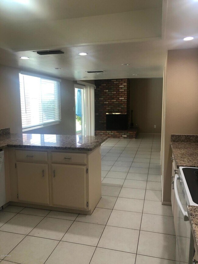 Building Photo - 8020 E Krail St